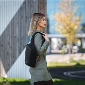 XDDESIGN Bobby Sling Bag in rPET material - Black